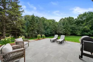 W308N1801 Westlake Cir, Delafield, WI 53018 - Photo 2
