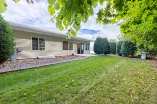 630 Novak St, Hartford, WI 53027 - Photo 6