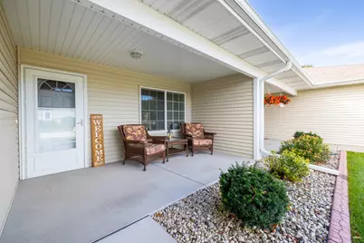 630  Novak St #54-2, Hartford, WI 53027 - Photo 2