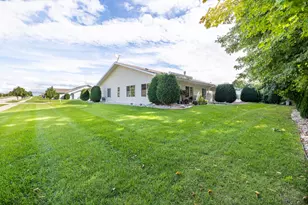 630 Novak St, Hartford, WI 53027 - Photo 4