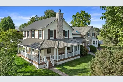 2237  Washington Ave, Cedarburg, WI 53012 - Photo 2