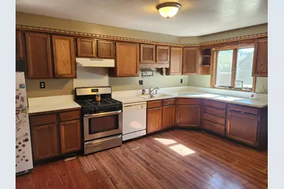 6063 S Railroad St, Lyons, WI 53105 - Photo 6