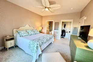 1550 E Royall Pl, Milwaukee, WI 53202 - Photo 10