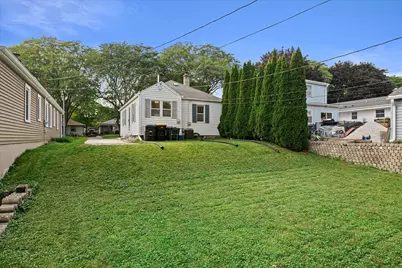 1908 N 118th St, Wauwatosa, WI 53226 - Photo 24