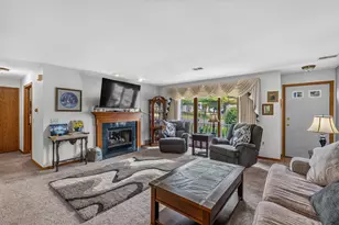 191 Bur Oak Ln, Grafton, WI 53024 - Photo 12