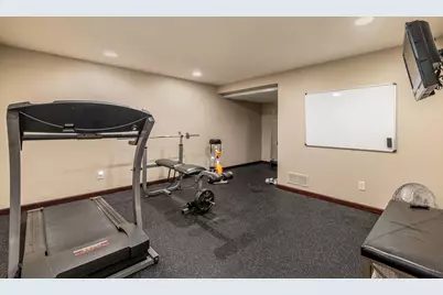 12050 N Maryhill Ct, Mequon, WI 53092 - Photo 36