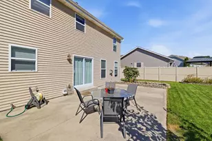 1413 Lee Ave, West Bend, WI 53090 - Photo 22