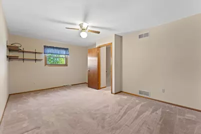 5630  Rachel Gln, Racine, WI 53402 - Photo 36