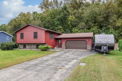 703  Evergreen Dr, Holmen, WI 54636 - Photo 1
