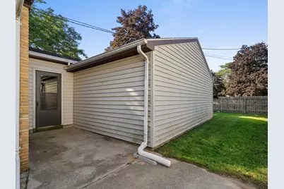2012  34th St, Two Rivers, WI 54241 - Photo 32