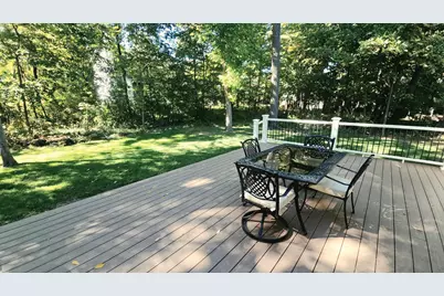 3985 S Stonewood Rd, New Berlin, WI 53151 - Photo 34