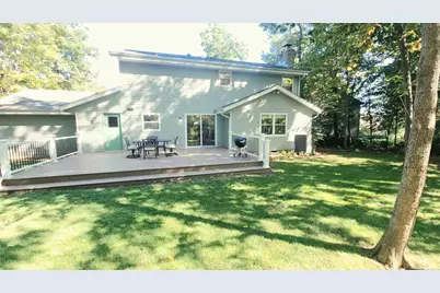 3985 S Stonewood Rd, New Berlin, WI 53151 - Photo 30