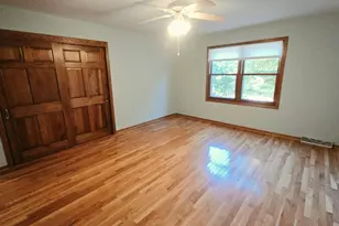 3985 S Stonewood Rd, New Berlin, WI 53151 - Photo 18