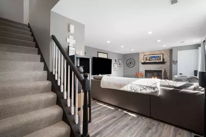 2308  Linda Ct, Waukesha, WI 53188 - Photo 6