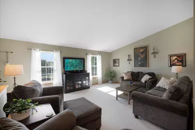 2308  Linda Ct, Waukesha, WI 53188 - Photo 10