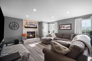 2308 Linda Ct, Waukesha, WI 53188 - Photo 4