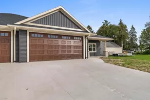1915 Paul Rd, Manitowoc, WI 54220 - Photo 34