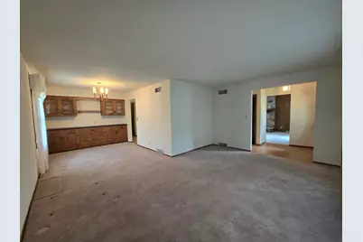 14800 W Fenway Dr, New Berlin, WI 53151 - Photo 6