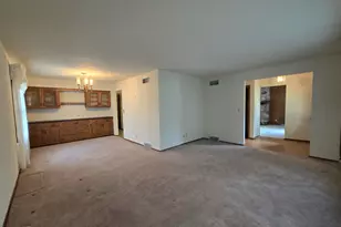 14800 W Fenway Dr, New Berlin, WI 53151 - Photo 6