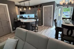 240 Marina Ct, Racine, WI 53185 - Photo 6