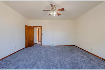 2161 S 11th St, Milwaukee, WI 53215 - Photo 12