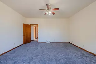 2161 S 11th St, Milwaukee, WI 53215 - Photo 12