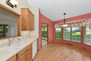 19185 Stonehedge Dr, Brookfield, WI 53045 - Photo 10