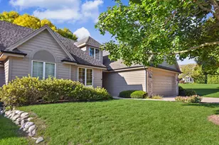 19185 Stonehedge Dr, Brookfield, WI 53045 - Photo 32