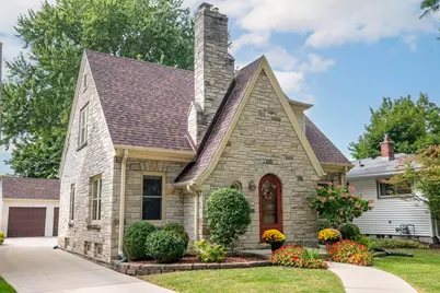 2473 N 84th St, Wauwatosa, WI 53226 - Photo 2