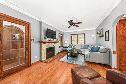 2473 N 84th St, Wauwatosa, WI 53226 - Photo 4