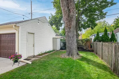 2473 N 84th St, Wauwatosa, WI 53226 - Photo 20