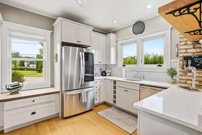 7332  Harwood Ave, Wauwatosa, WI 53213 - Photo 20
