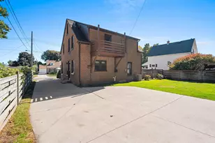 1036 N 17th St, Manitowoc, WI 54220 - Photo 42