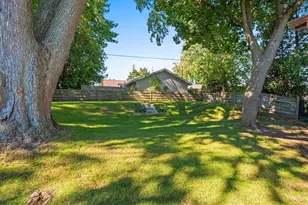 1036 N 17th St, Manitowoc, WI 54220 - Photo 44
