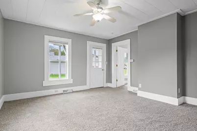 112  Wall St, Holmen, WI 54636 - Photo 6