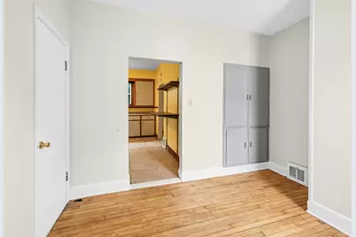 3248 S Delaware Ave, Milwaukee, WI 53207 - Photo 16