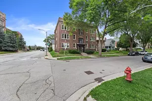 2905 N Bartlett Ave, Milwaukee, WI 53211 - Photo 2