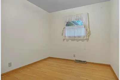 W183N5895  Spruce Ln, Menomonee Falls, WI 53051 - Photo 22