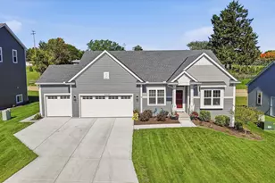 N67W25502 Vail Ln, Sussex, WI 53089 - Photo 1
