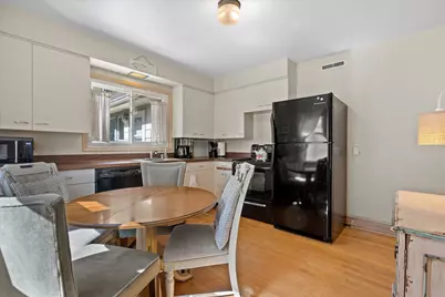 1717 S 82nd St, West Allis, WI 53214 - Photo 12