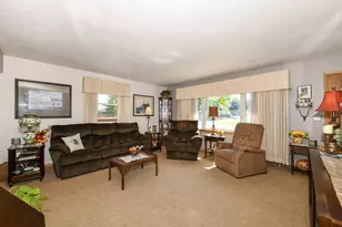 6220 W Van Norman Ave, Greenfield, WI 53220 - Photo 10