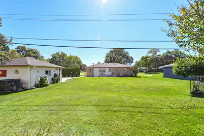 6220 W Van Norman Ave, Greenfield, WI 53220 - Photo 26