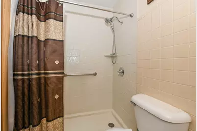6220 W Van Norman Ave, Greenfield, WI 53220 - Photo 20