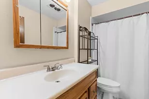 N115W16895 El Camino Dr, Germantown, WI 53022 - Photo 18