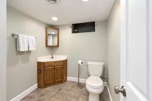1057 N 123rd St, Wauwatosa, WI 53226 - Photo 34