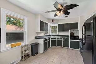 4126 N 80th St, Milwaukee, WI 53222 - Photo 10