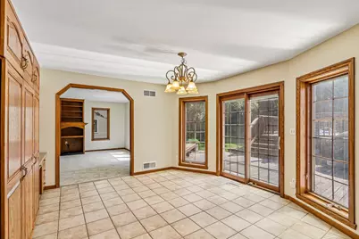 7586  Francis Ct, Franklin, WI 53132 - Photo 6
