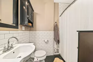 7042 Aetna Ct, Wauwatosa, WI 53213 - Photo 10