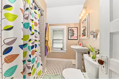 7042  Aetna Ct, Wauwatosa, WI 53213 - Photo 18