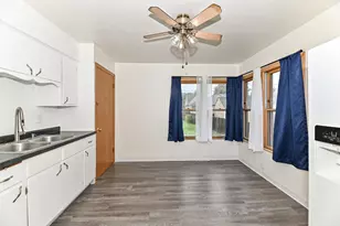 3803 S 20th St, Milwaukee, WI 53221 - Photo 4